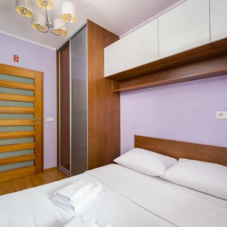 Apartment Namyslowska Cosy By Bookinghost *