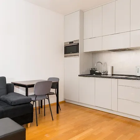 Apartment Namyslowska Cosy By Bookinghost